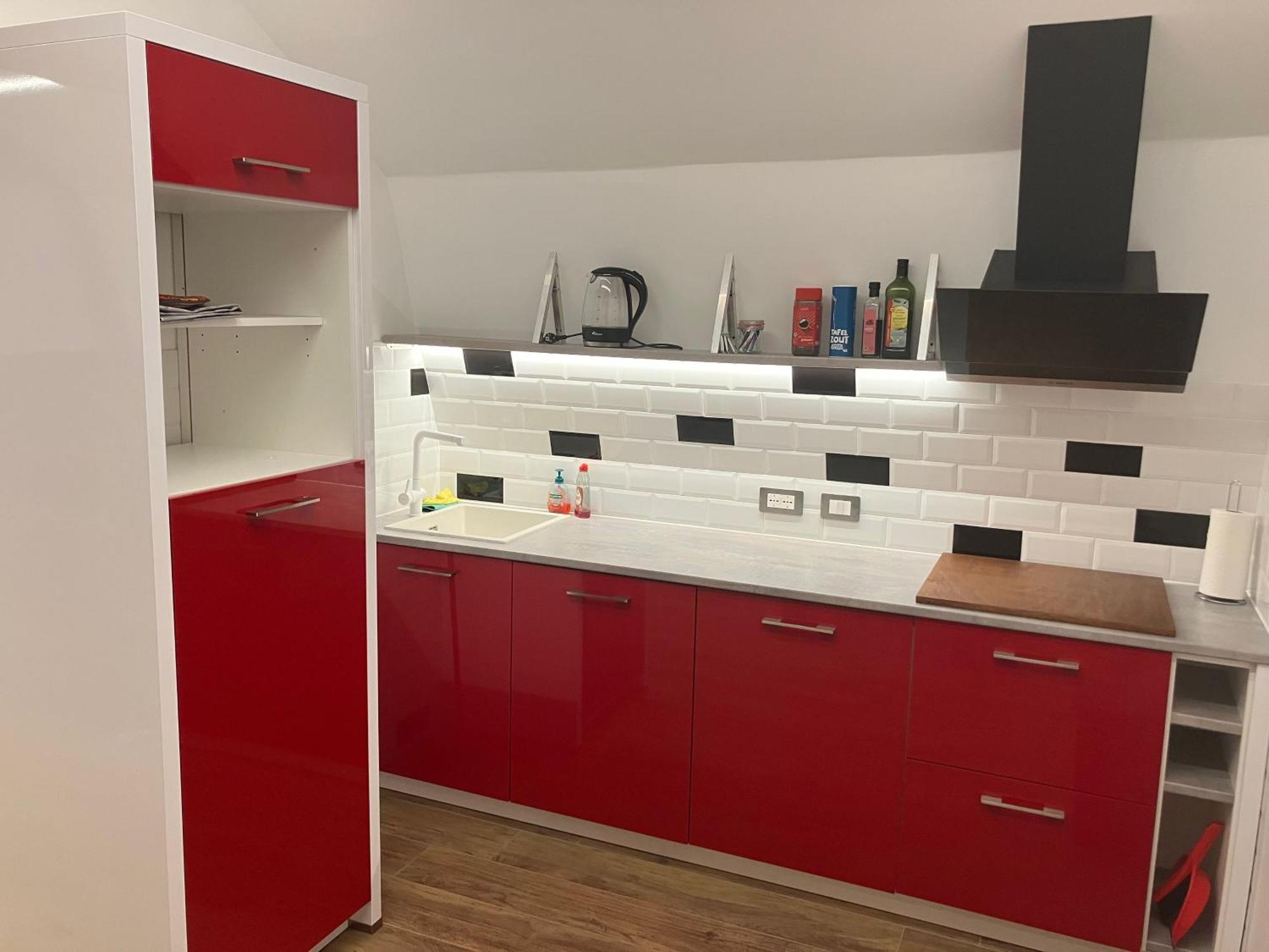 Freshly Renovated Cosy Apartment *